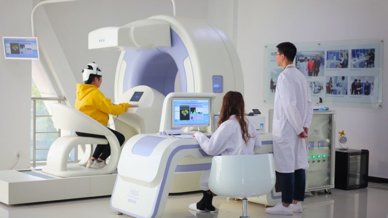在入职体检中，心电图ST段改变可能提示以下情况：